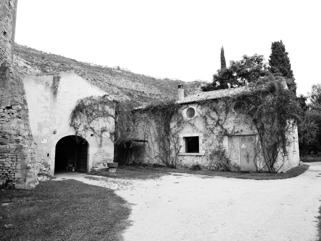 fotografia paesaggio giardino ninfa